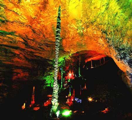 長(zhǎng)沙出發(fā)到溶洞奇觀黃龍洞、天門山、玻璃棧道、鳳凰古城九景往返三日游