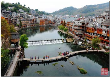 張家界、黃石寨、金鞭溪、苗寨故事、鳳凰古城三天兩晚游